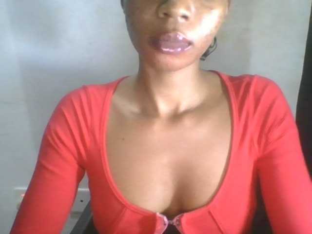 Juicyxpussy live cam on BongaCams