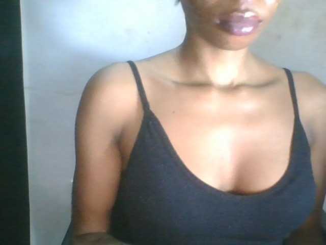 Juicyxpussy live cam on BongaCams
