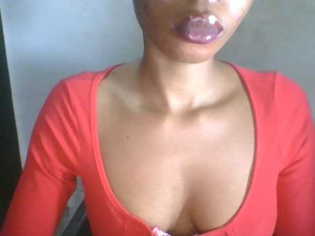 Juicyxpussy live cam on BongaCams
