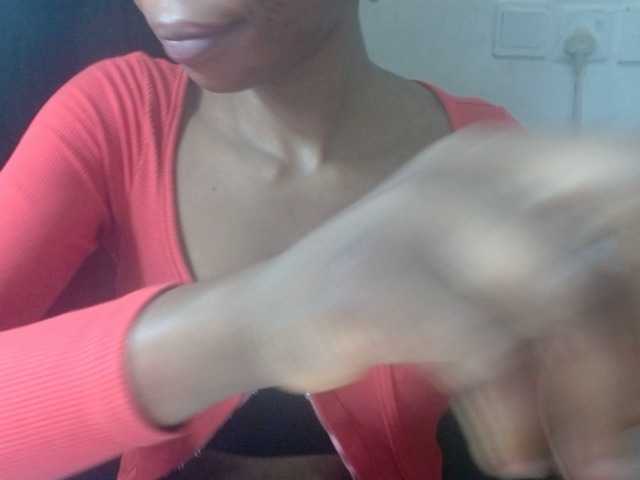 Juicyxpussy live cam on BongaCams
