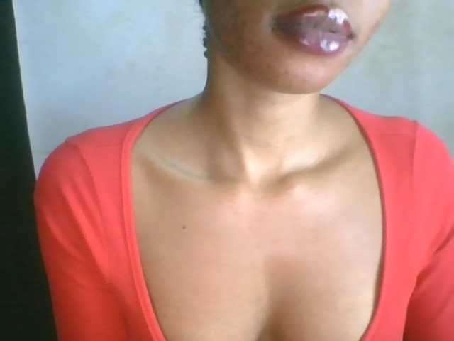 Juicyxpussy live cam on BongaCams