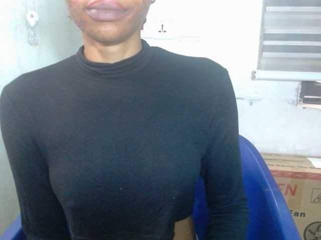 Juicyxpussy live cam on BongaCams