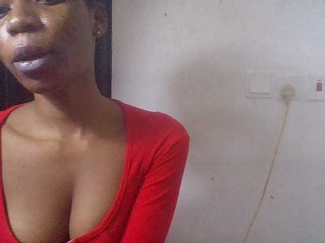 Juicyxpussy live cam on BongaCams