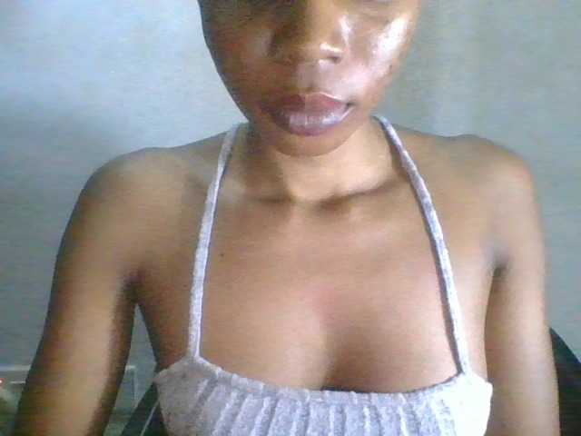 Juicyxpussy live cam on BongaCams