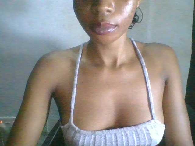 Juicyxpussy live cam on BongaCams