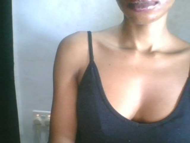 Juicyxpussy live cam on BongaCams