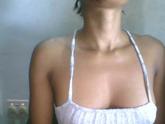 Juicyxpussy live cam on BongaCams