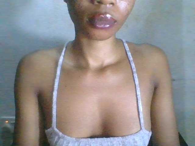 Juicyxpussy live cam on BongaCams