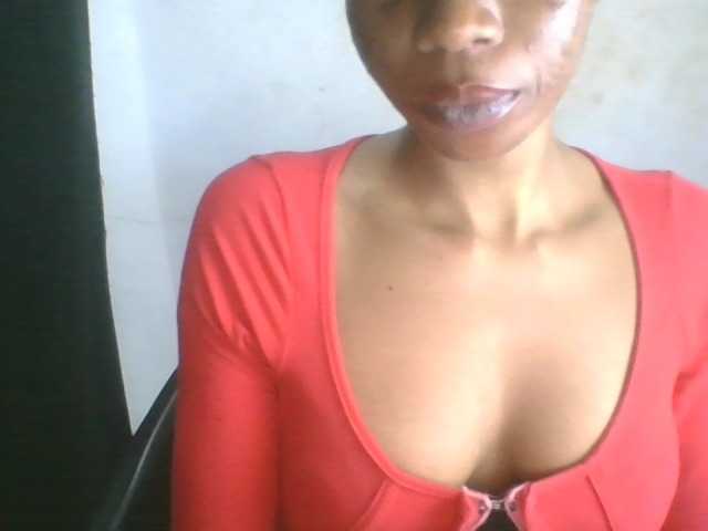 Juicyxpussy live cam on BongaCams