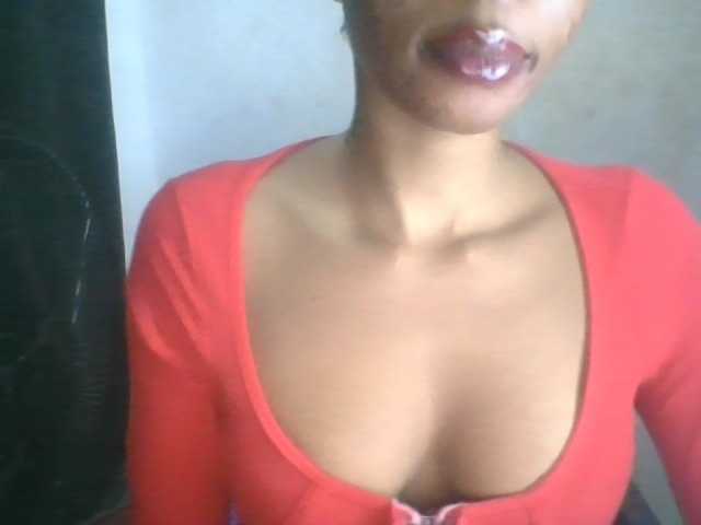 Juicyxpussy live cam on BongaCams