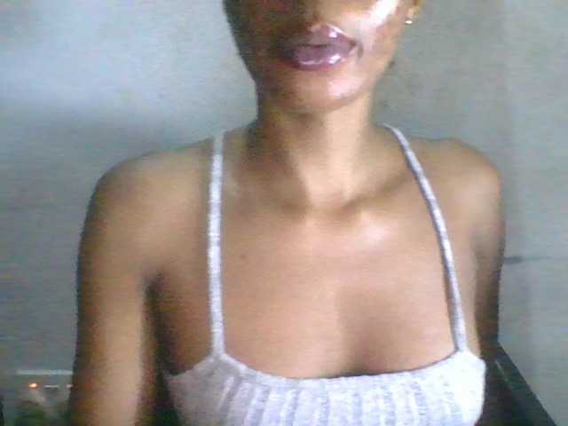 Juicyxpussy live cam on BongaCams