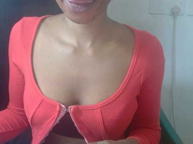 Juicyxpussy live cam on BongaCams