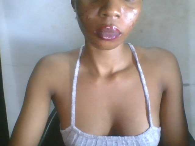Juicyxpussy live cam on BongaCams
