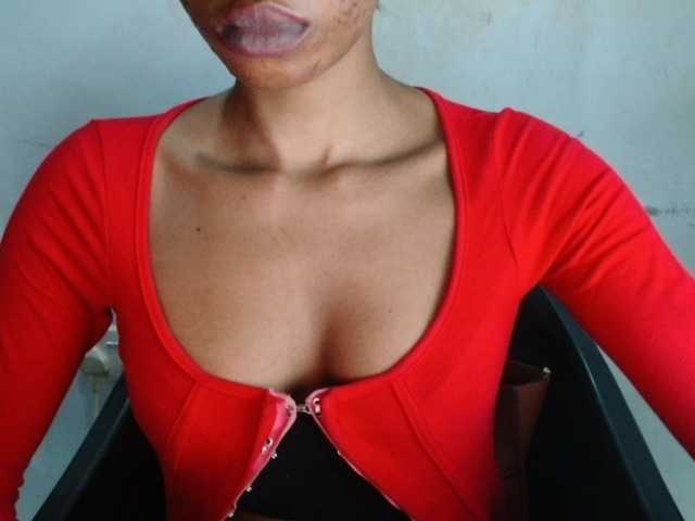Juicyxpussy live cam on BongaCams