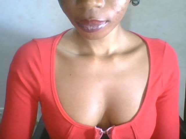 Juicyxpussy live cam on BongaCams