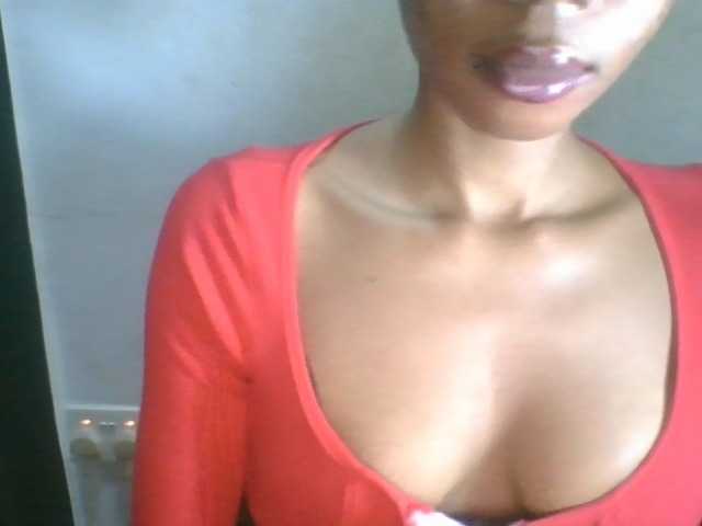 Juicyxpussy live cam on BongaCams