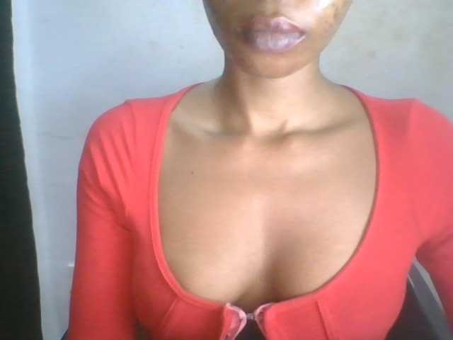 Juicyxpussy live cam on BongaCams