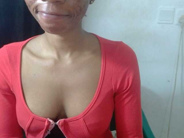 Juicyxpussy live cam on BongaCams