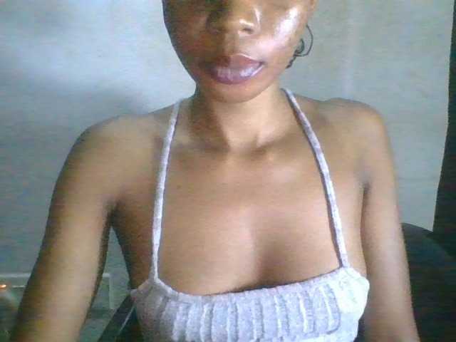 Juicyxpussy live cam on BongaCams
