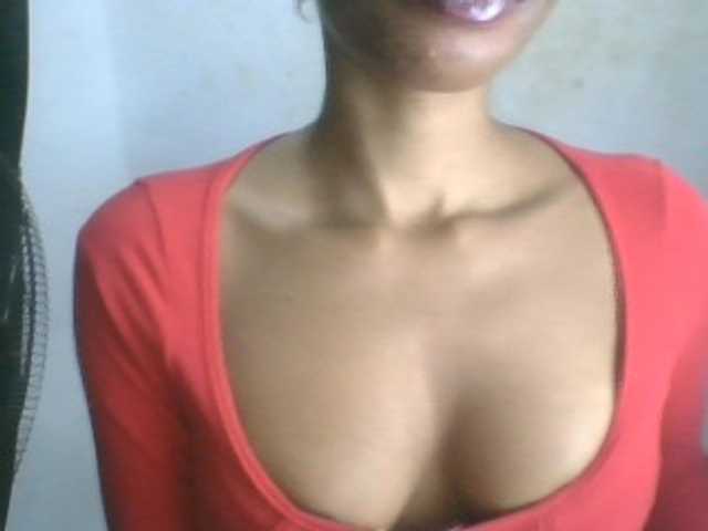 Juicyxpussy live cam on BongaCams