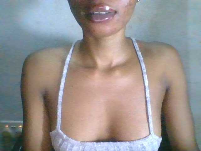 Juicyxpussy live cam on BongaCams