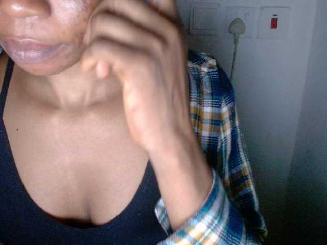 Juicyxpussy live cam on BongaCams