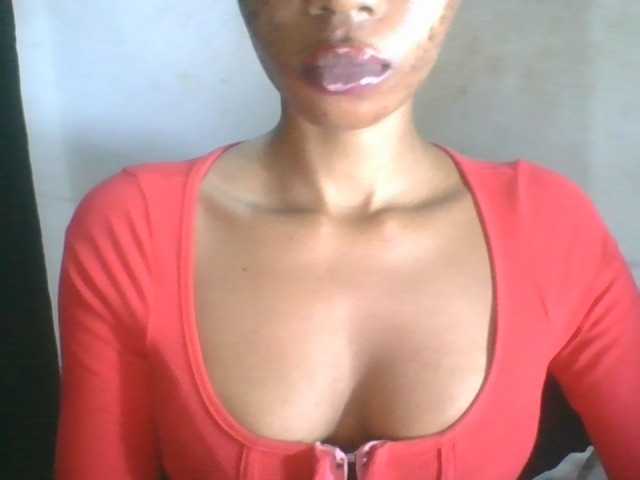 Juicyxpussy live cam on BongaCams