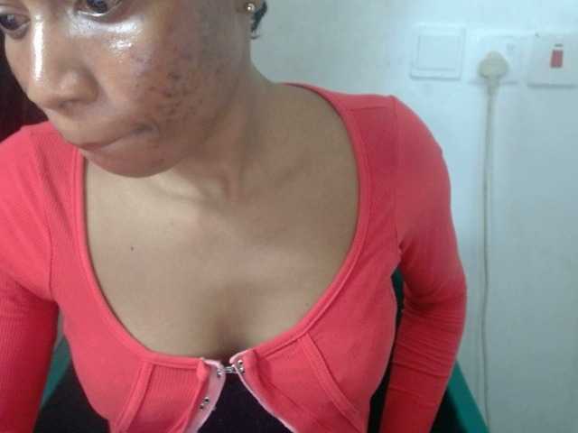 Juicyxpussy live cam on BongaCams