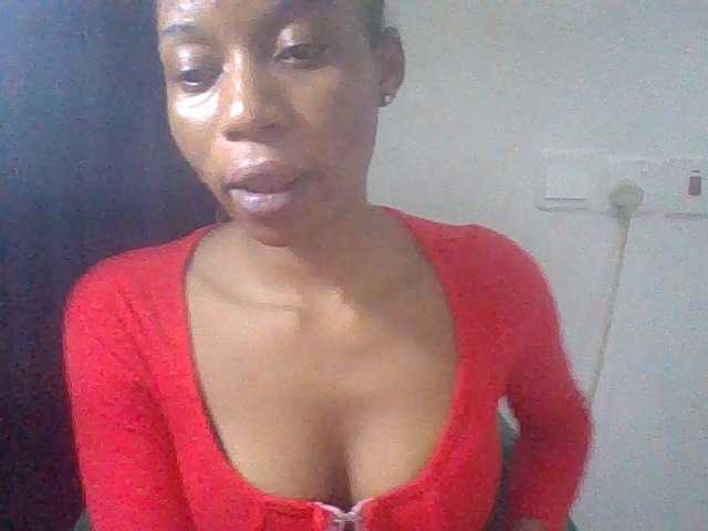 Juicyxpussy live cam on BongaCams