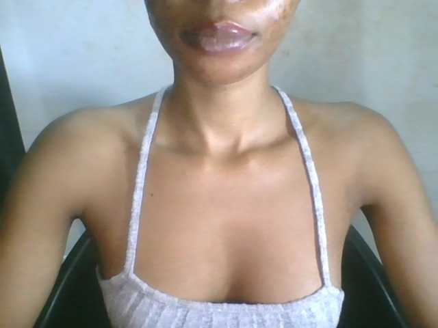 Juicyxpussy live cam on BongaCams