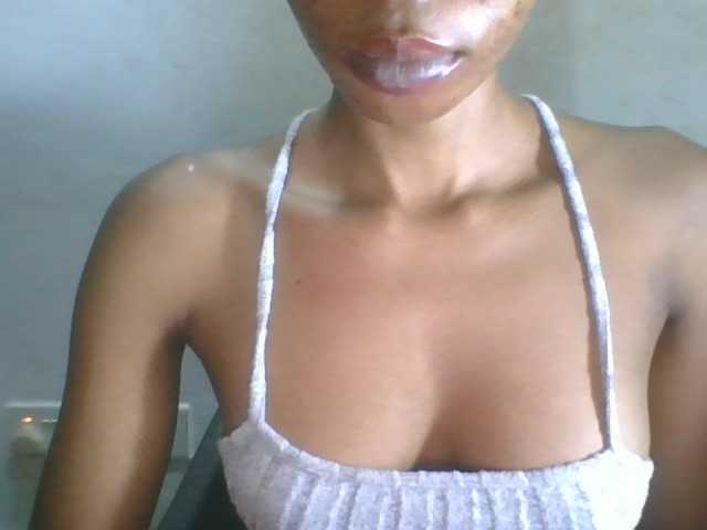 Juicyxpussy live cam on BongaCams