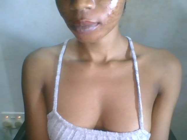 juicyxpussy cam belle