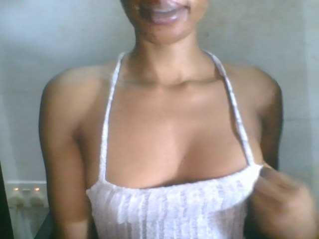 Juicyxpussy live cam on BongaCams