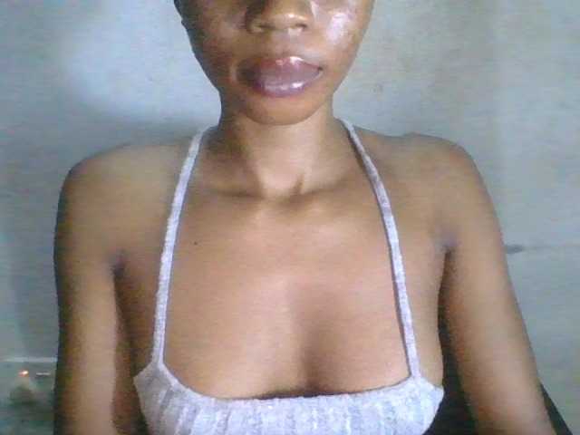 Juicyxpussy live cam on BongaCams