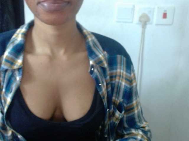Juicyxpussy live cam on BongaCams