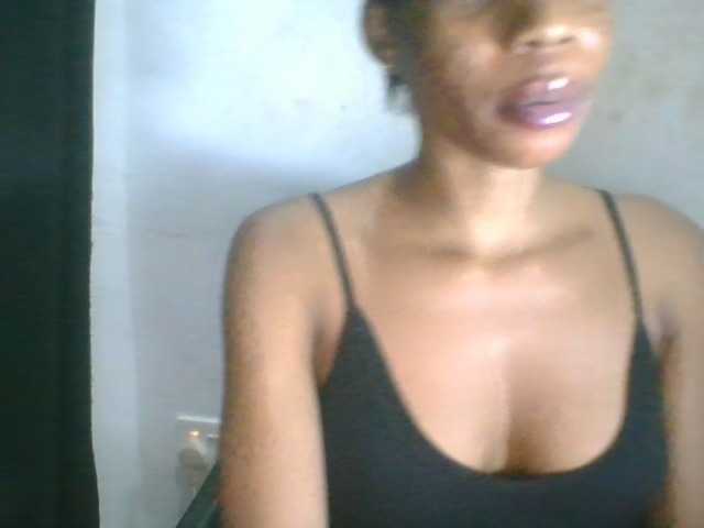 Juicyxpussy live cam on BongaCams