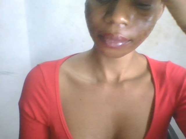 Juicyxpussy live cam on BongaCams