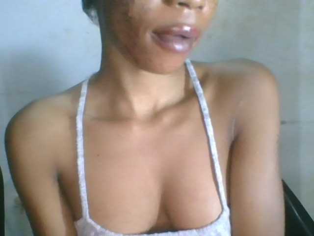 Juicyxpussy live cam on BongaCams