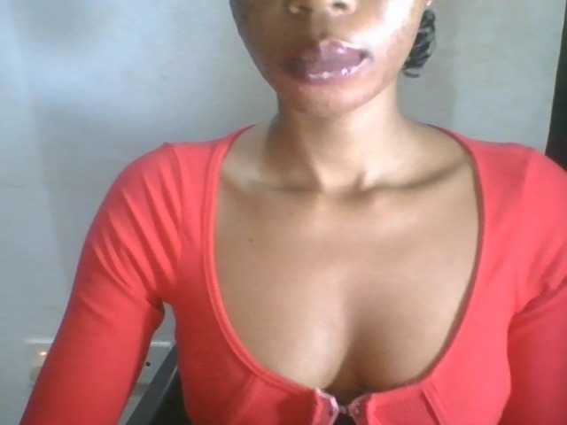 Juicyxpussy live cam on BongaCams