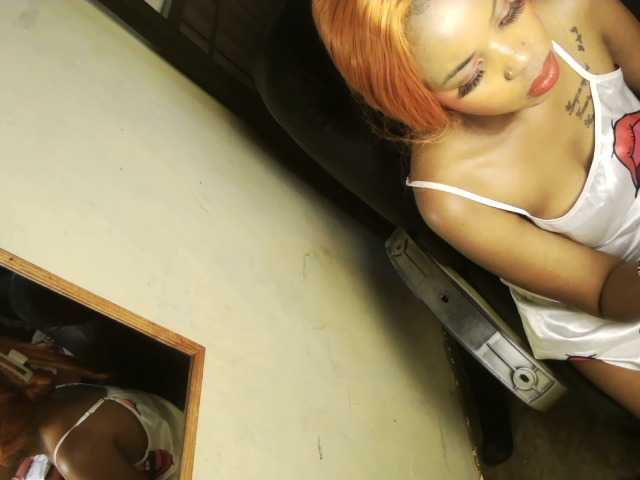 AmberAllure — live female cam