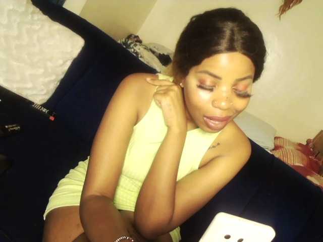 AmberAllure live cam on BongaCams