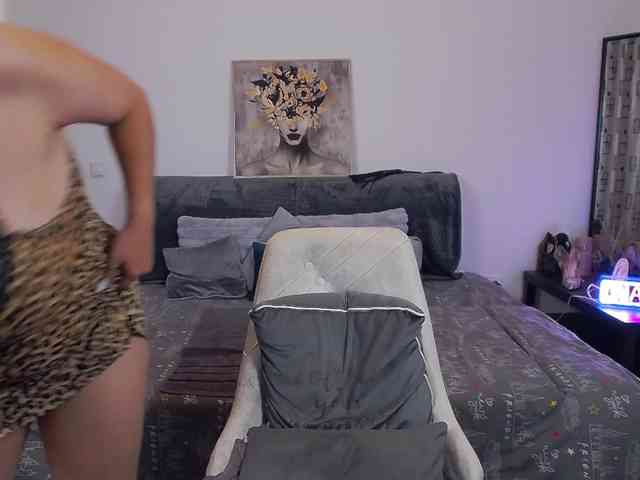 AlexaSharron webcam