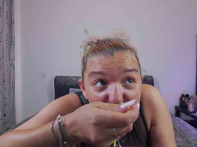 AlexaSharron webcam