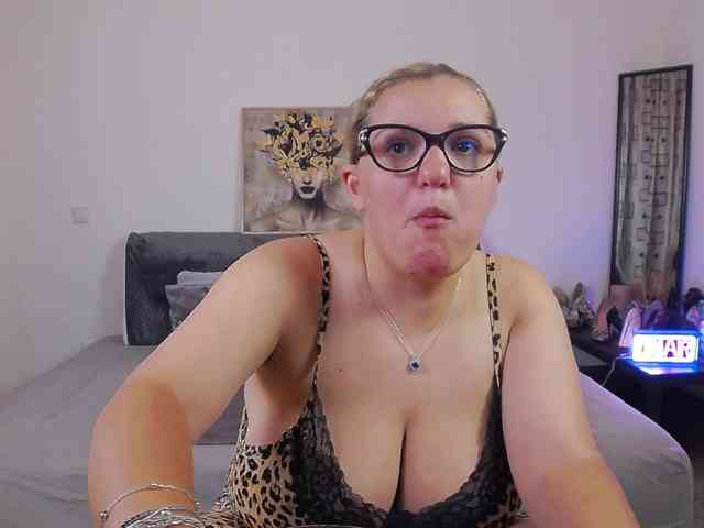 AlexaSharron webcam