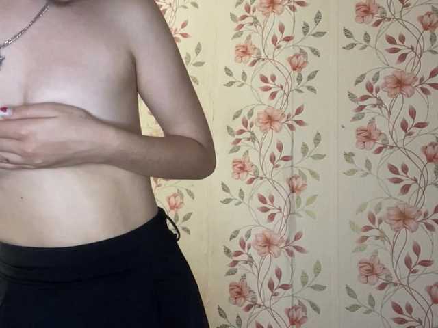 NickiCreagh live cam on BongaCams