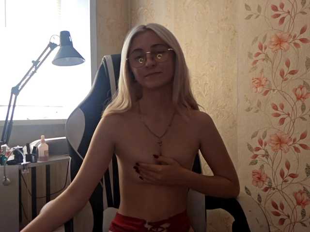NickiCreagh live cam on BongaCams