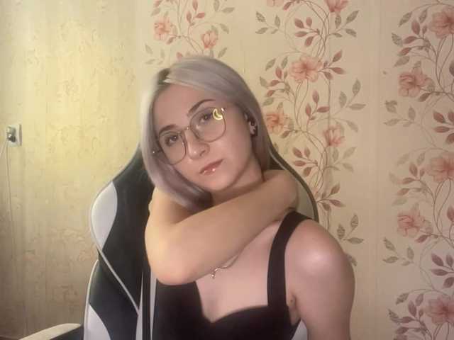 NickiCreagh live cam on BongaCams