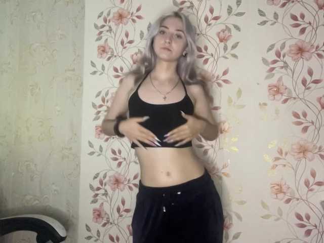 NickiCreagh live cam on BongaCams