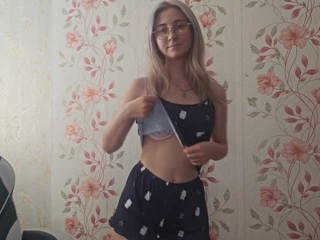 NickiCreagh live cam on BongaCams