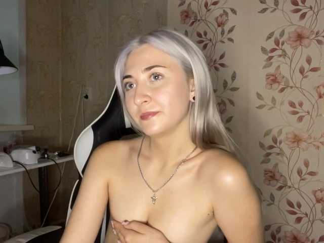 NickiCreagh live cam on BongaCams